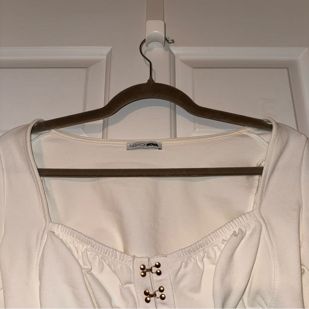 Fashion Nova White Puff Sleeve Crop Top Front gold eye Hook Detail corset like M - Picture 5 of 11